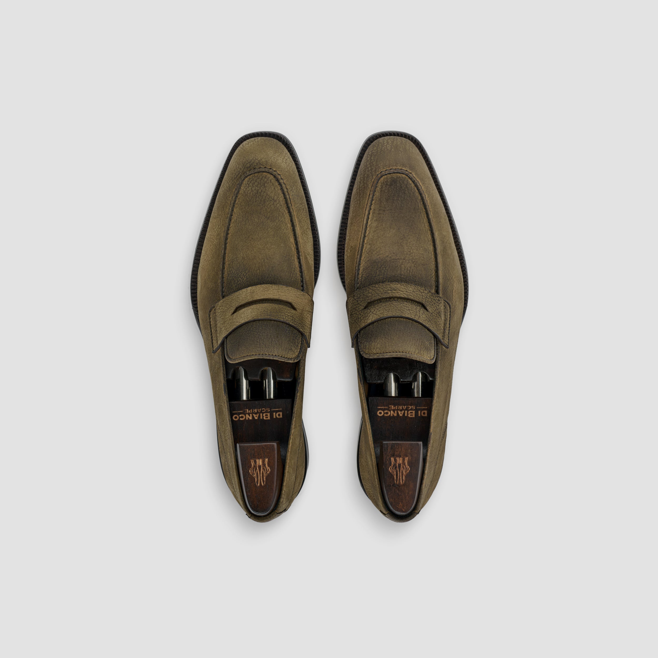 Vicenza_Corduroy_Nero_Oliva_512500X2500_69399b4c-73c4-4006-a915-93f95285139d